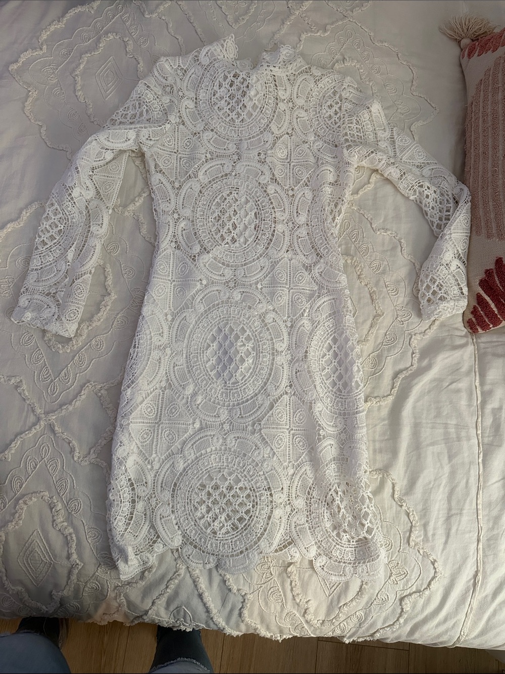 Elegant White Lace Long-Sleeve Midi Dress